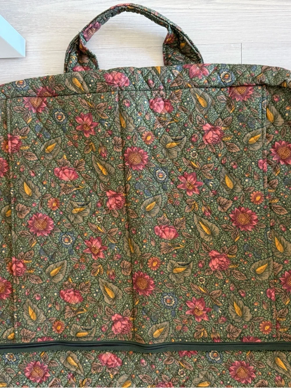 Vera Bradley NWT Quilted Garment Bag 100% Cotton